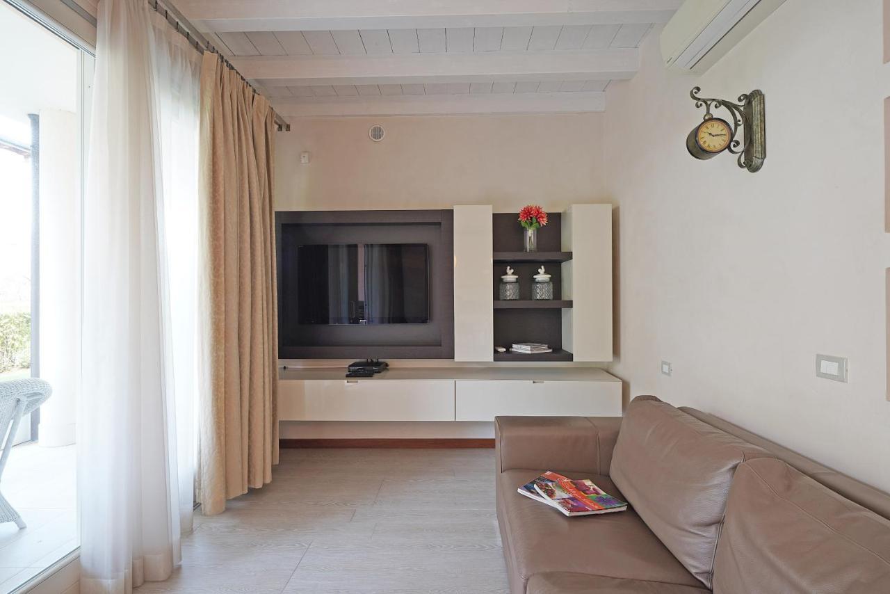 Giulia Luxury Apartment ซีร์มิโอเน ภายนอก รูปภาพ