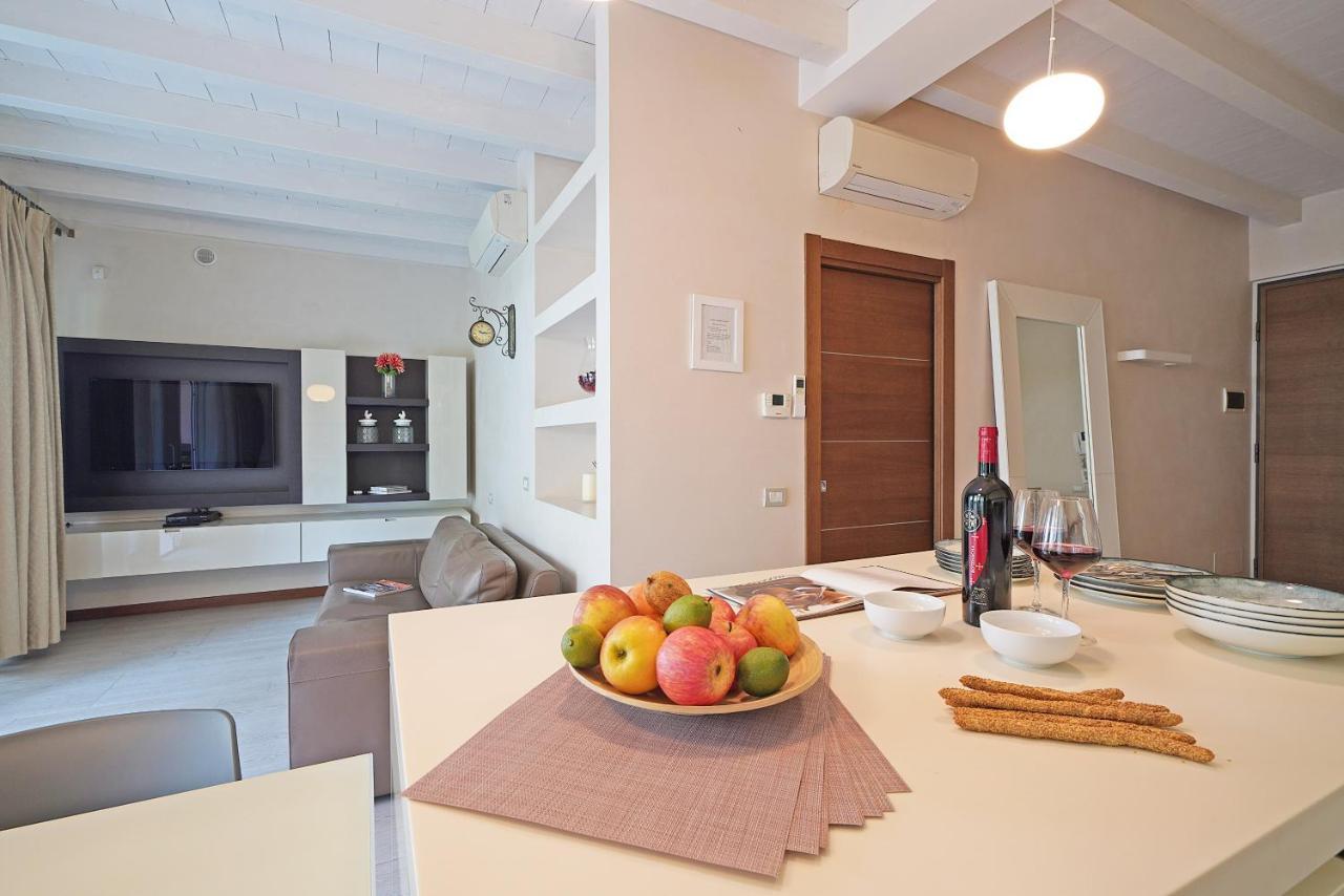 Giulia Luxury Apartment ซีร์มิโอเน ภายนอก รูปภาพ