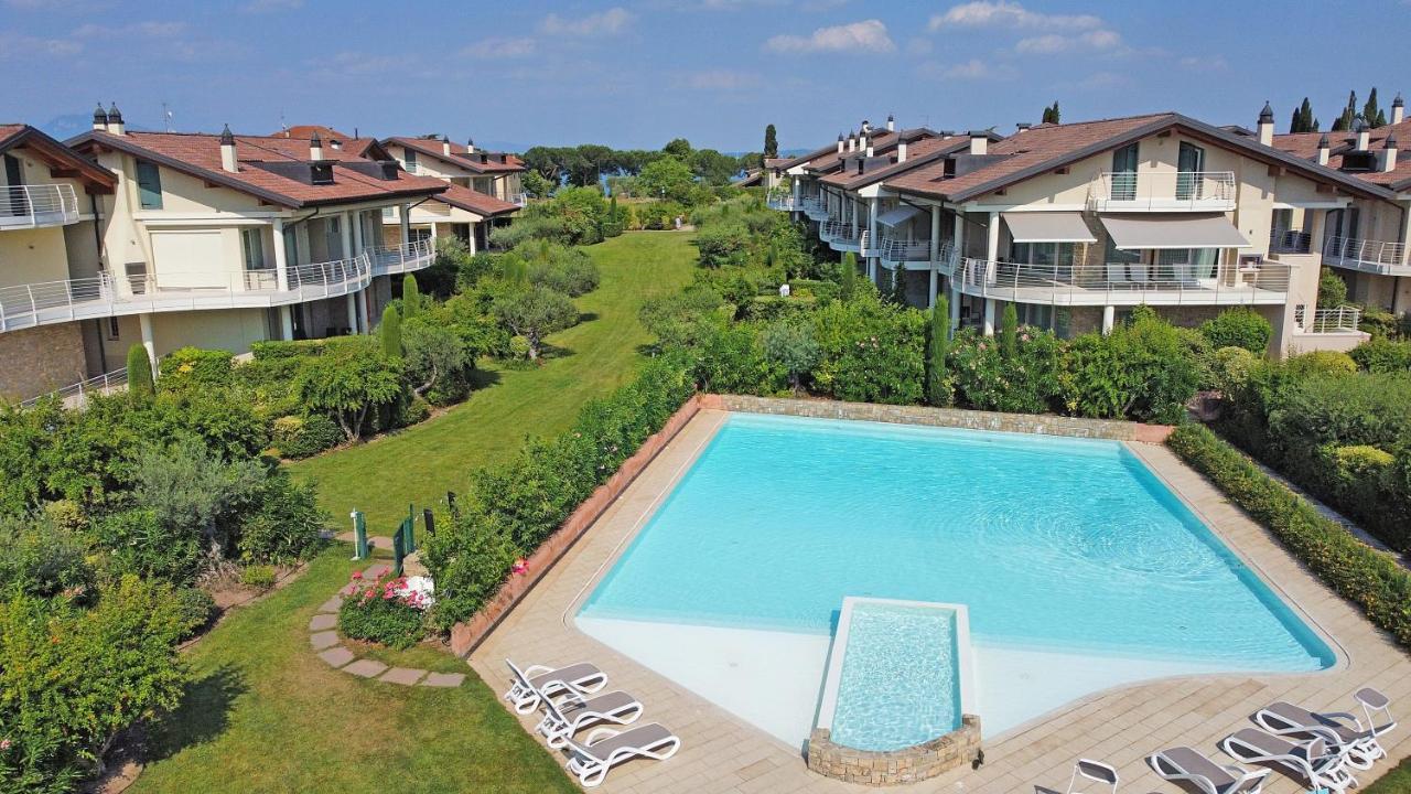 Giulia Luxury Apartment ซีร์มิโอเน ภายนอก รูปภาพ