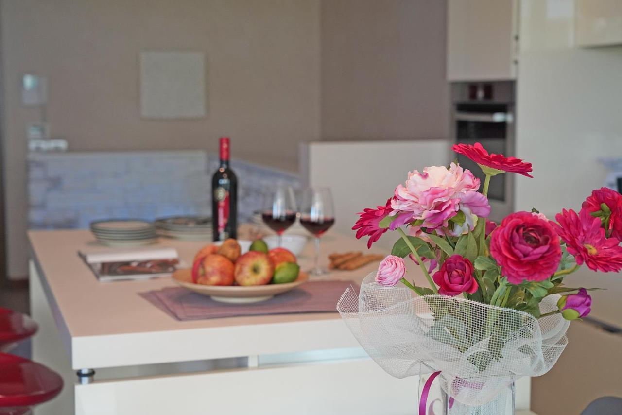 Giulia Luxury Apartment ซีร์มิโอเน ภายนอก รูปภาพ